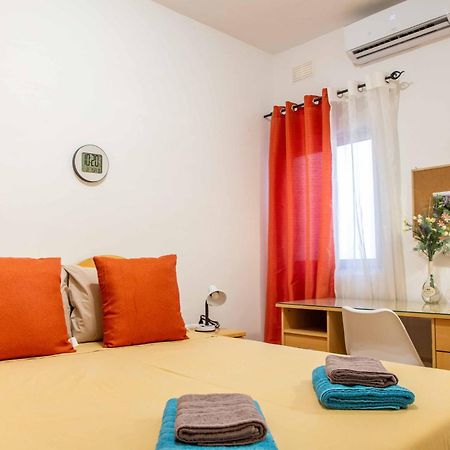 Spacious, Modern 3 Bedroom Apartment - Сент-Полс-Бей Экстерьер фото