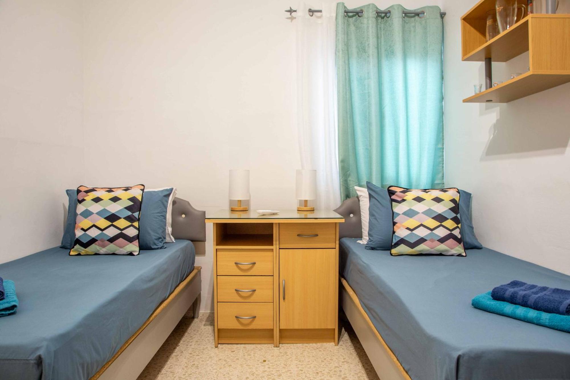 Spacious, Modern 3 Bedroom Apartment - Сент-Полс-Бей Экстерьер фото
