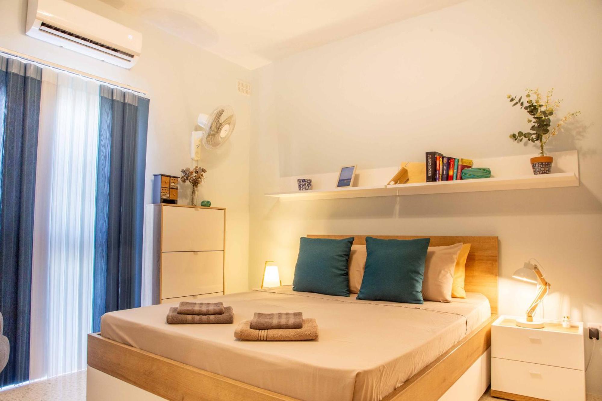 Spacious, Modern 3 Bedroom Apartment - Сент-Полс-Бей Экстерьер фото